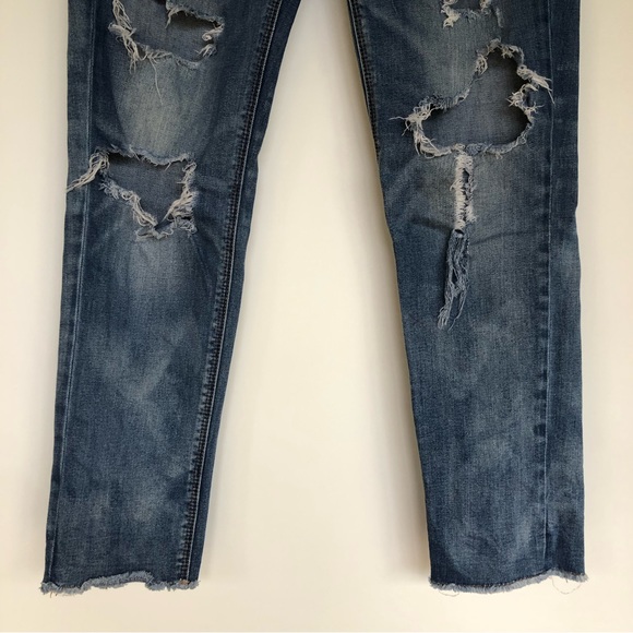 American Eagle Tomgirl Jeans Womens Sz 4 Stretch Destroyed Distressed Boyfriend - Picture 3 of 8